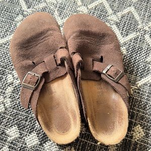 Chocolate brown suede Boston birks